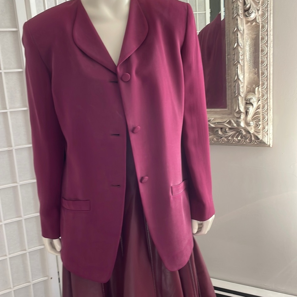 Trending Relaxed Silk Burgundy Long Blazer Sz 10
